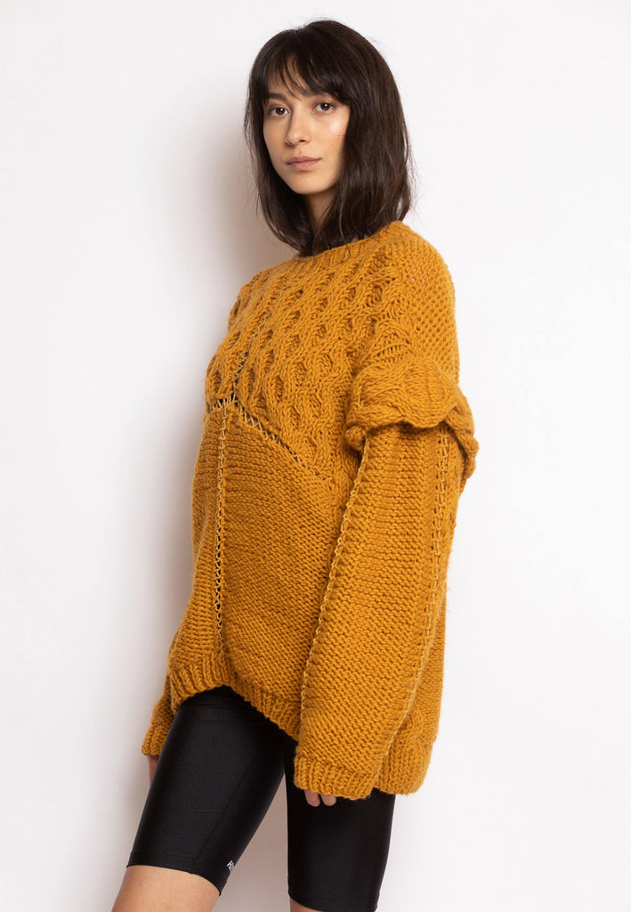 Pullover with Enhansed Knitted Shoulders - NARRO