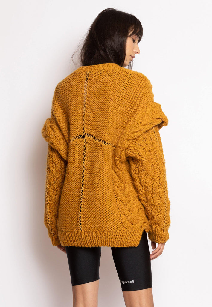 Pullover with Enhansed Knitted Shoulders - NARRO