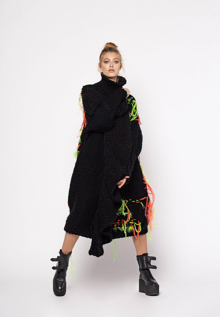 Embroidered Wool Long Sweater Dress - NARRO